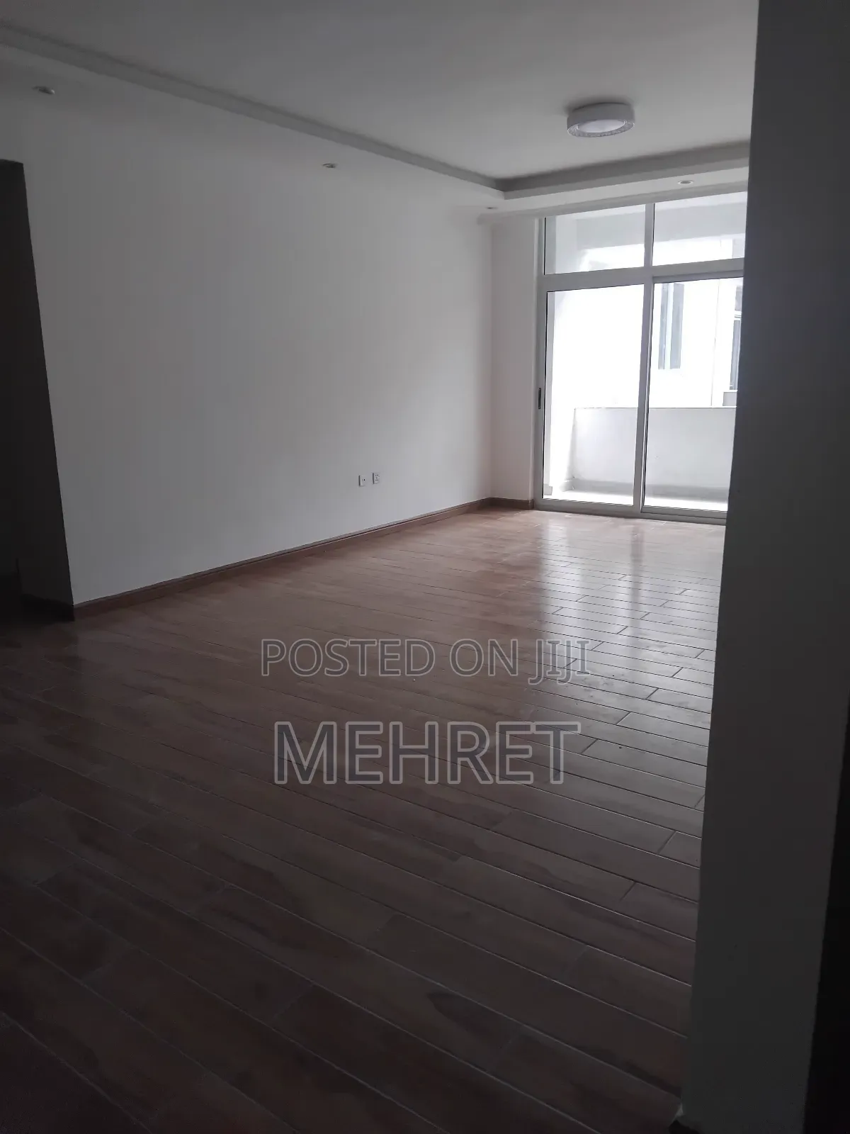 Furnished 2bdrm Apartment in ጃምቦ, Arada for sale