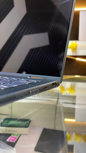 New Laptop Lenovo Yoga 7i 16GB AMD Ryzen 7 SSD 512GB
