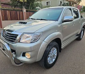 Toyota Hilux 2014 Silver