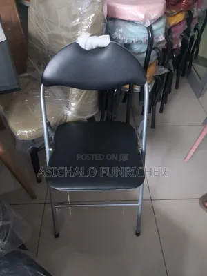 Chairs ወበሮች