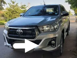 Toyota Hilux 2020 Silver