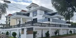 Furnished 10bdrm House in Bole for sale