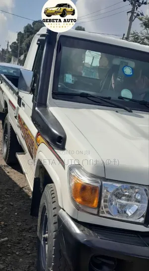 Toyota Land Cruiser 2015 White
