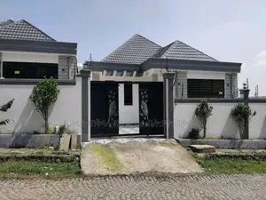 Furnished 5bdrm Villa in አያት አካባቢ ለመኖርያ ምቹ, Yeka for sale