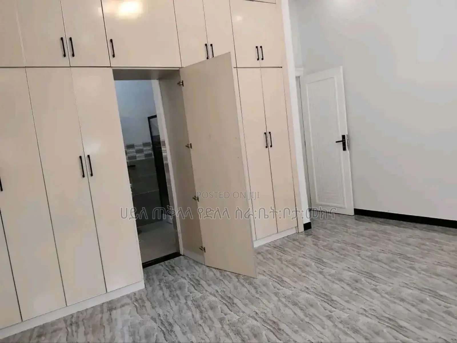 Furnished 5bdrm Villa in አያት አካባቢ ለመኖርያ ምቹ, Yeka for sale