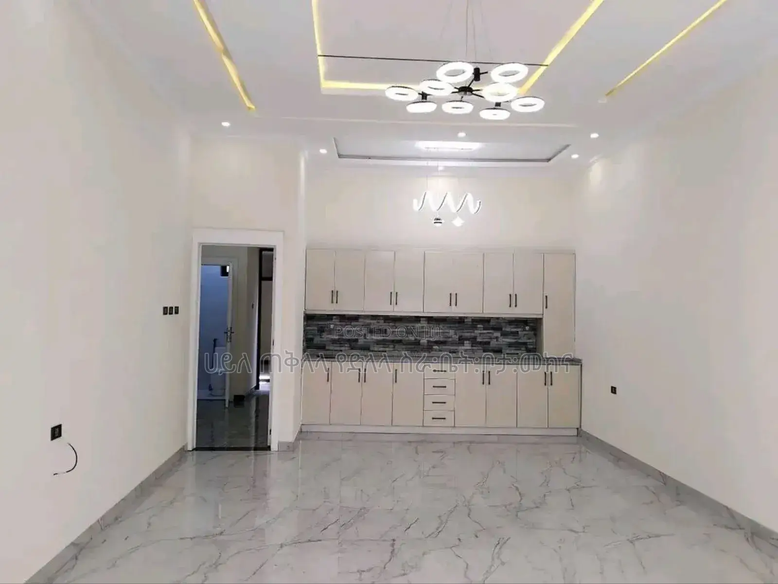 Furnished 5bdrm Villa in አያት አካባቢ ለመኖርያ ምቹ, Yeka for sale