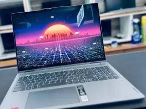 New Laptop Lenovo Yoga 7i 8GB AMD Ryzen 5 SSD 512GB