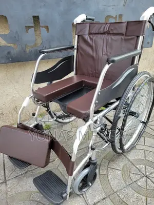Commode Wheelchair眾፮wheelchair።吠wheelchair爾~Built-in Toilet Seat