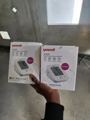 Yuwell Blood Pressure Monitor痲我digital LCD Medical Bp Monitor