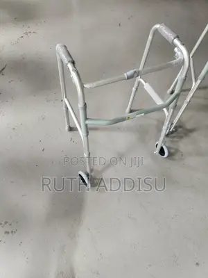 Brand New Walker較大heigh Quality Walker軟件walking Aid Smart Walker