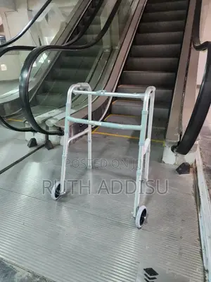 Brand New Walker肺炎walking Aid腕帶foldable Stainless Walker冤案meducal