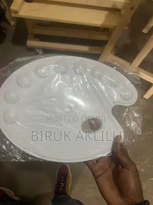 Artist Paint Palette – Durable Plastic Mixing Tray