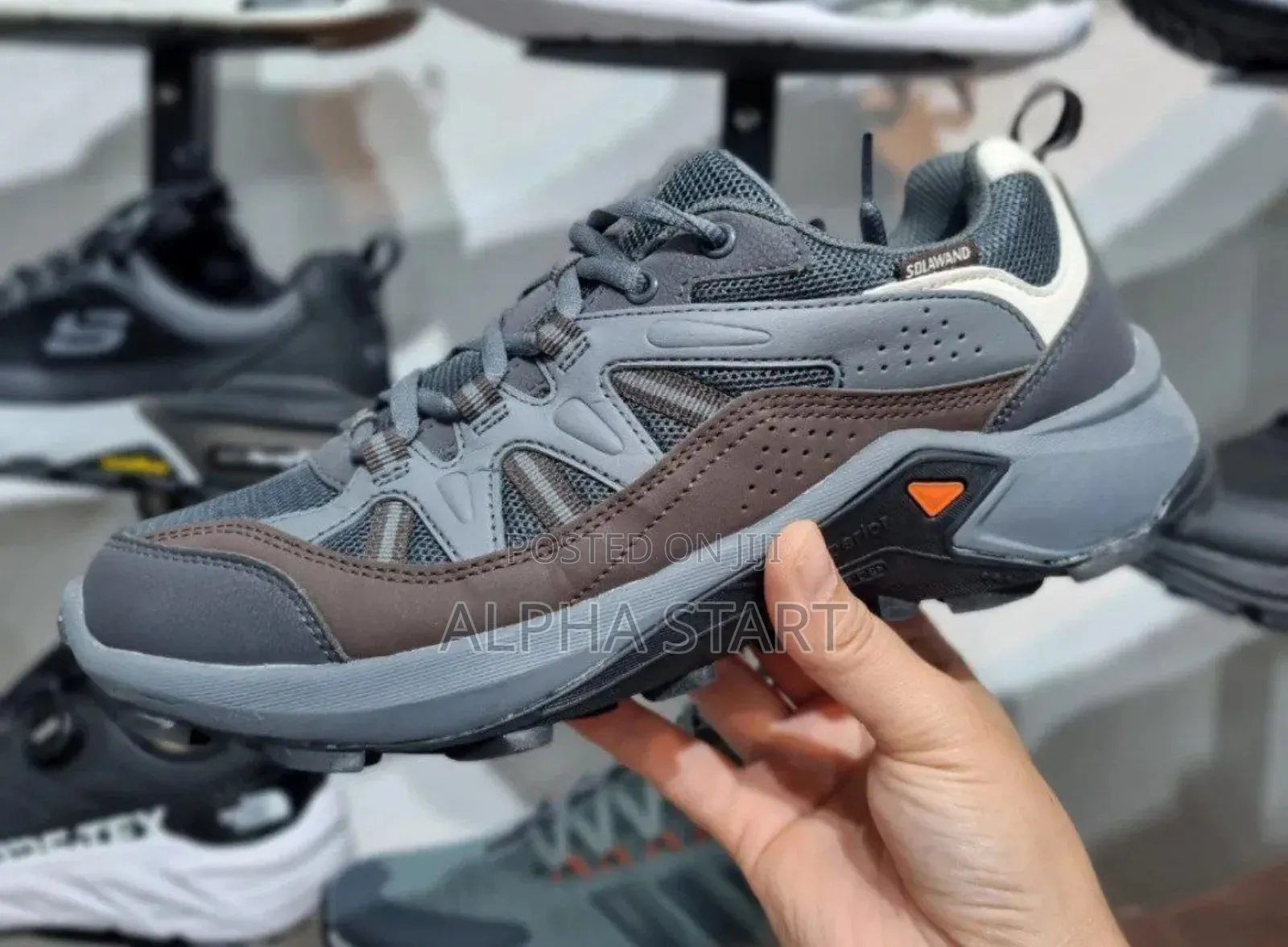 Solawand Hiking Master Quality Smooth Sneakers for You