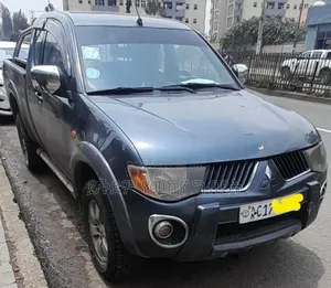 Mitsubishi L200 Single Cab 2.5 TD 4WD 2007 Gray