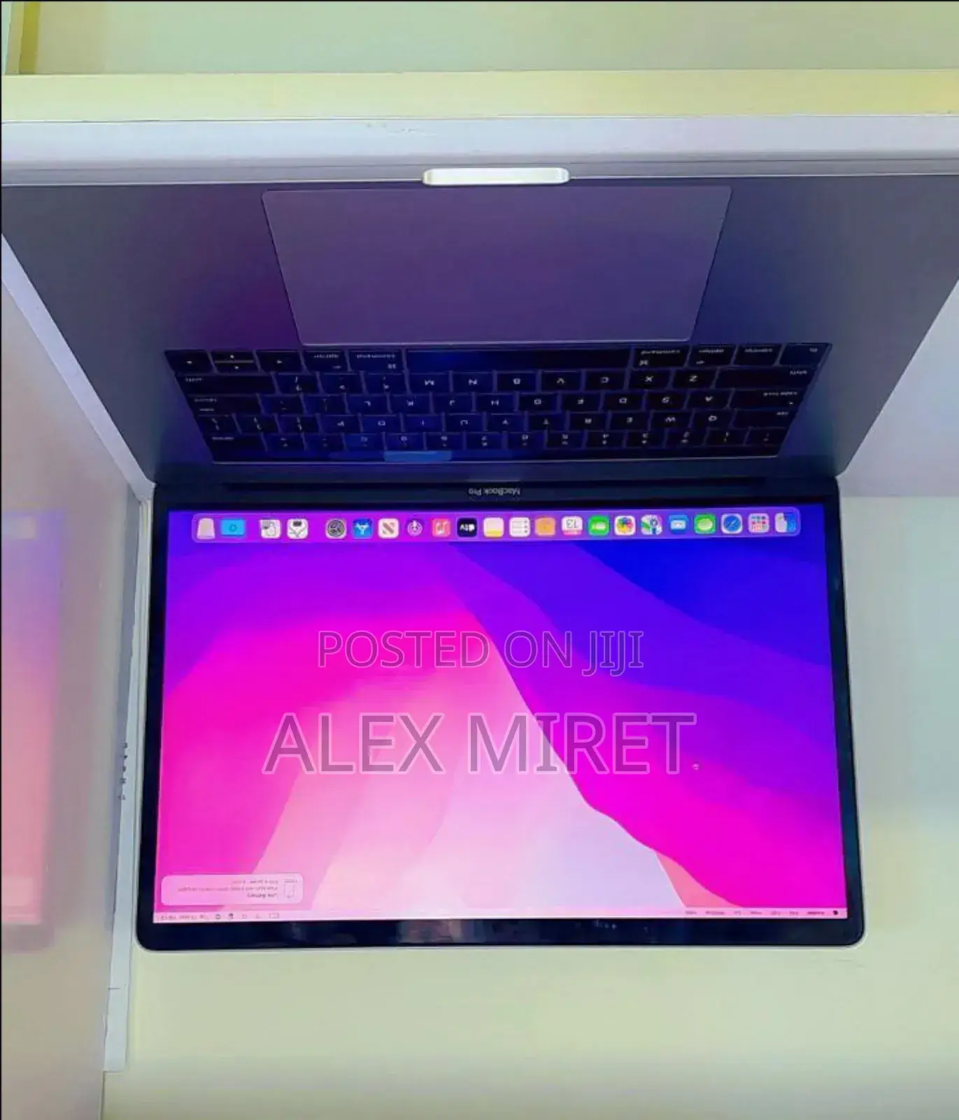 New Laptop Apple MacBook Pro 2017 16GB Intel Core I7 SSD 512GB