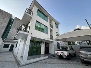 5bdrm Villa in Bole for rent