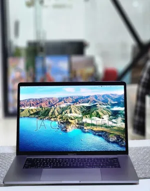 New Laptop Apple MacBook Pro 2017 16GB Intel Core I7 SSD 512GB