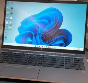 New Laptop HP 32GB Intel Core I7 SSD 512GB