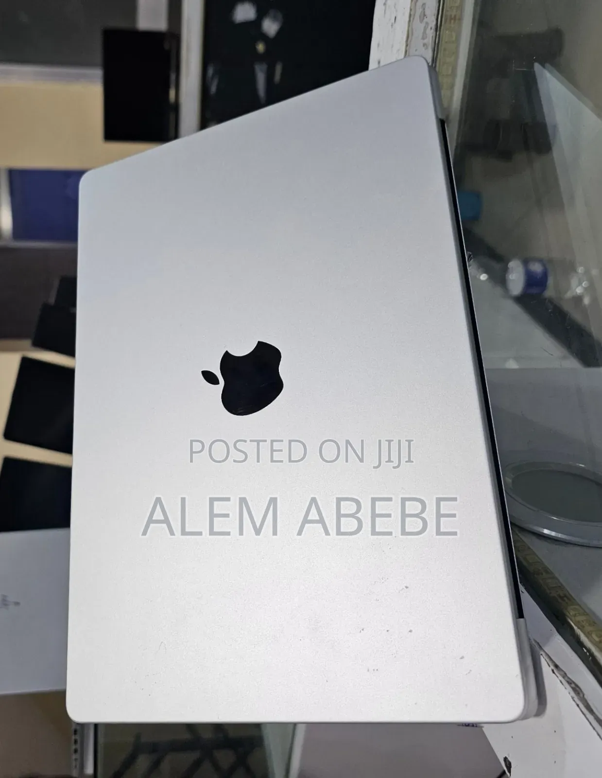 New Laptop Apple MacBook Pro 2023 M3 14-Inch 8GB Apple M3 Pro SSD 512GB