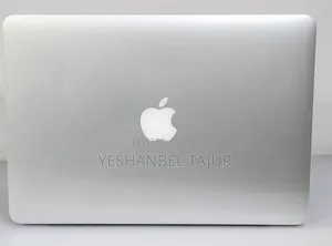 New Laptop Apple MacBook 2015 8GB Intel Core I5 SSD 256GB