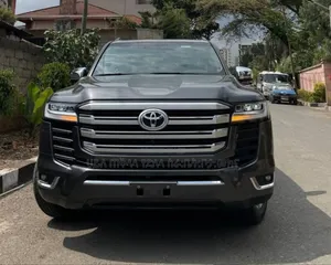 New Toyota Land Cruiser 2023 Gray