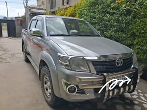 Toyota Hilux 2015 Silver