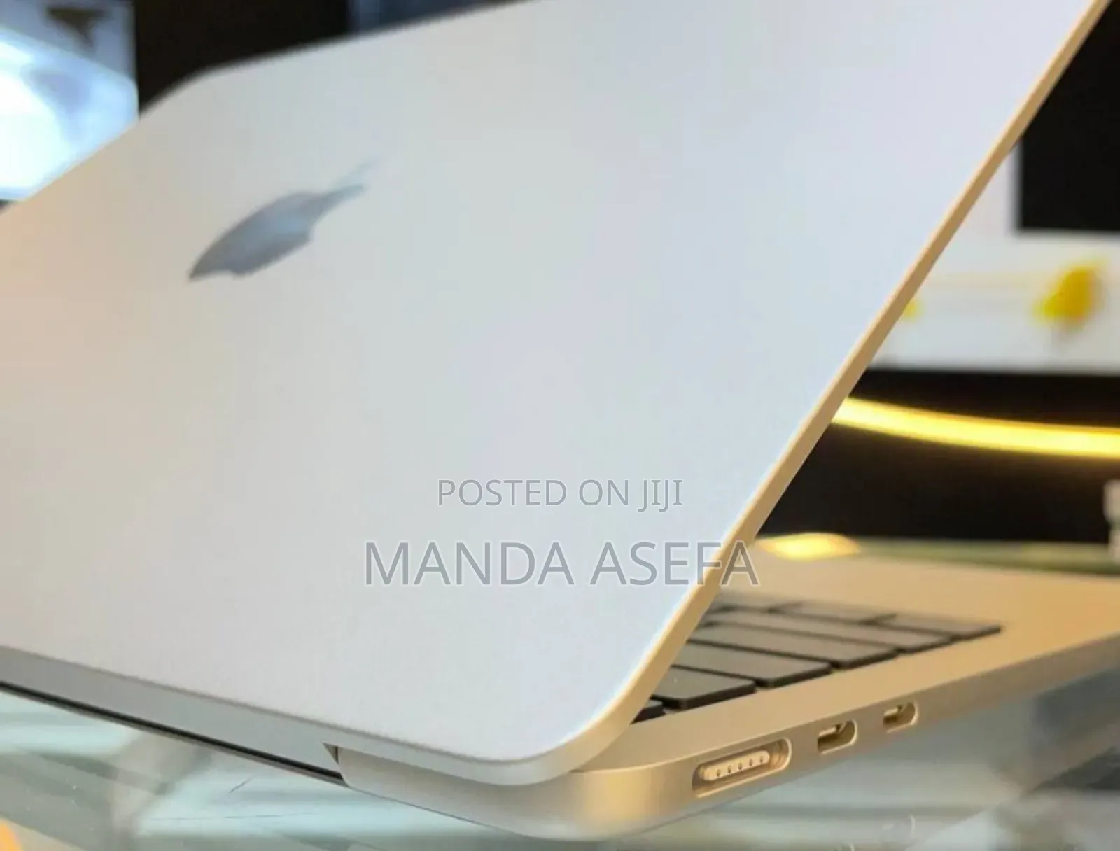 New Laptop Apple MacBook Air 2022 M2 8GB Apple M2 SSD 256GB