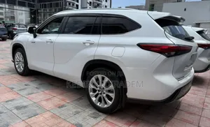 Toyota Highlander 2024 White
