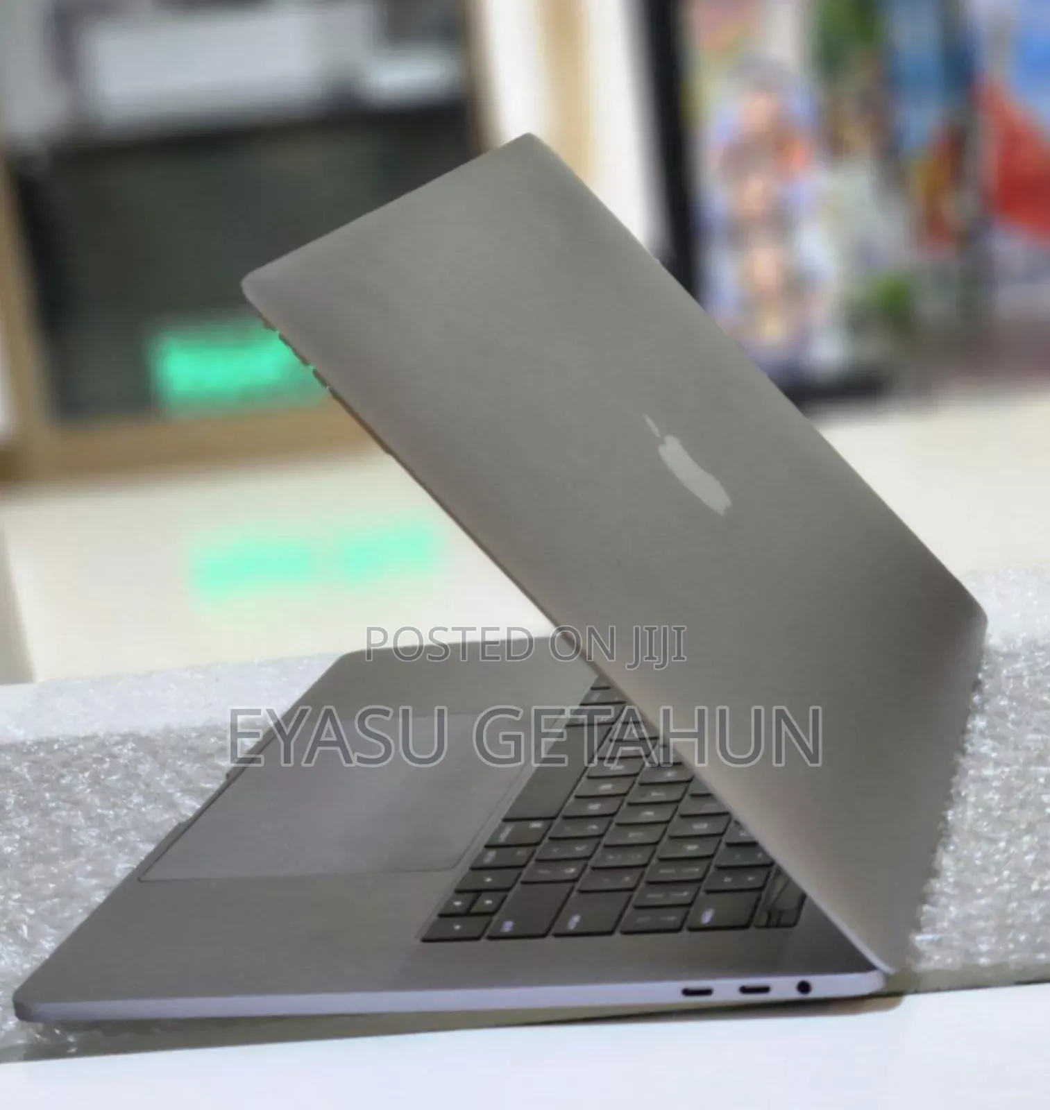 New Laptop Apple MacBook Pro 2017 16GB Intel Core I7 SSD 512GB