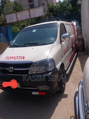 Toyota HiAce 2011 White