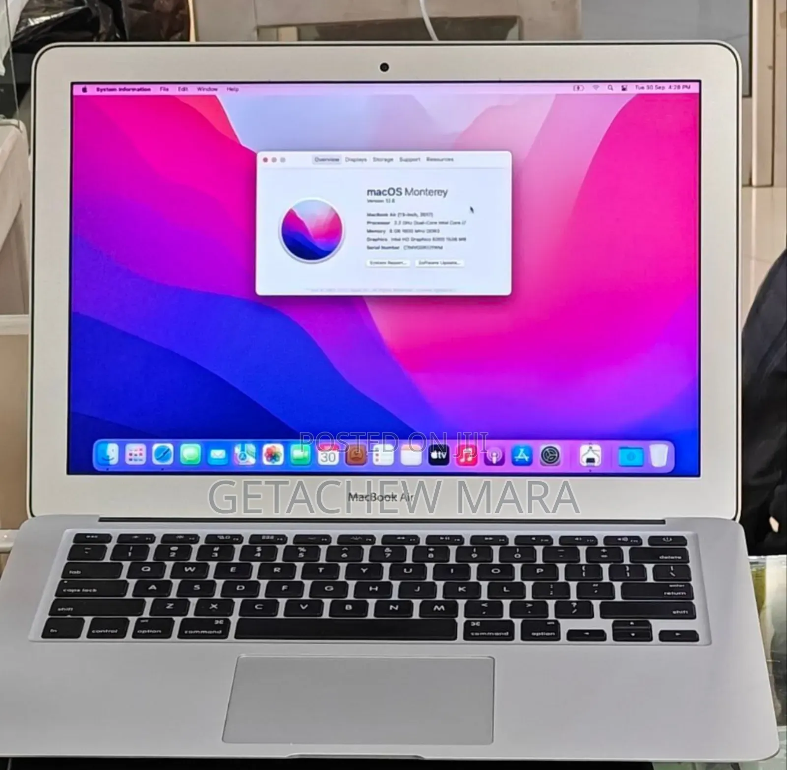 New Laptop Apple MacBook Pro 2017 8GB Intel Core I5 SSD 256GB