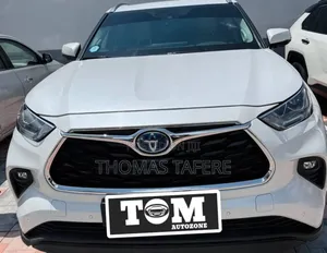 Toyota Highlander Hybrid 2023 White