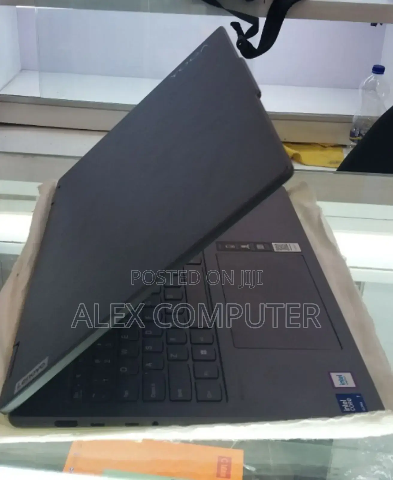 New Laptop Lenovo Yoga 7i 16GB Intel Core Ultra 7 SSD 1T