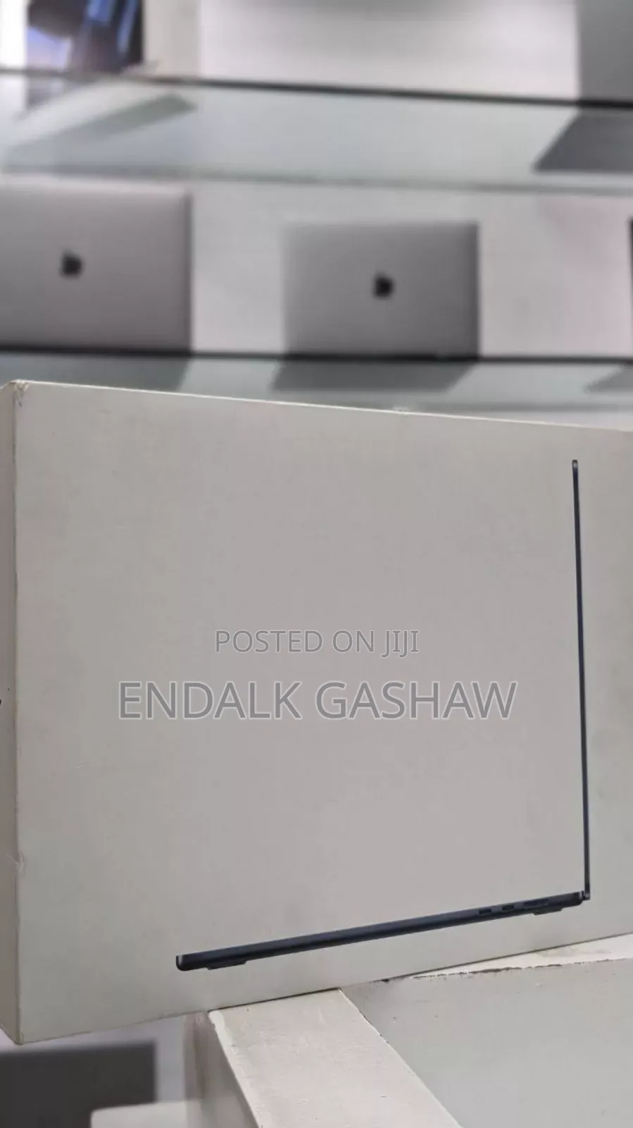 New Laptop Apple MacBook Air 2022 M2 16GB Apple M2 SSD 256GB