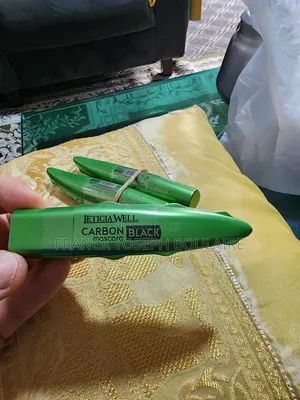 Mascara Carbone Black
