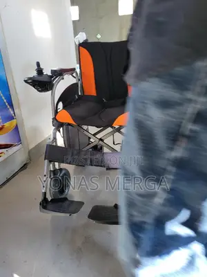 Electrical Wheelchair韋豳mobile Wheelchair Displacement Machine