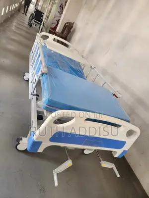 Hospital Bed Brand New Leg and Head Rest Hospital Be堥那hospital Bed New