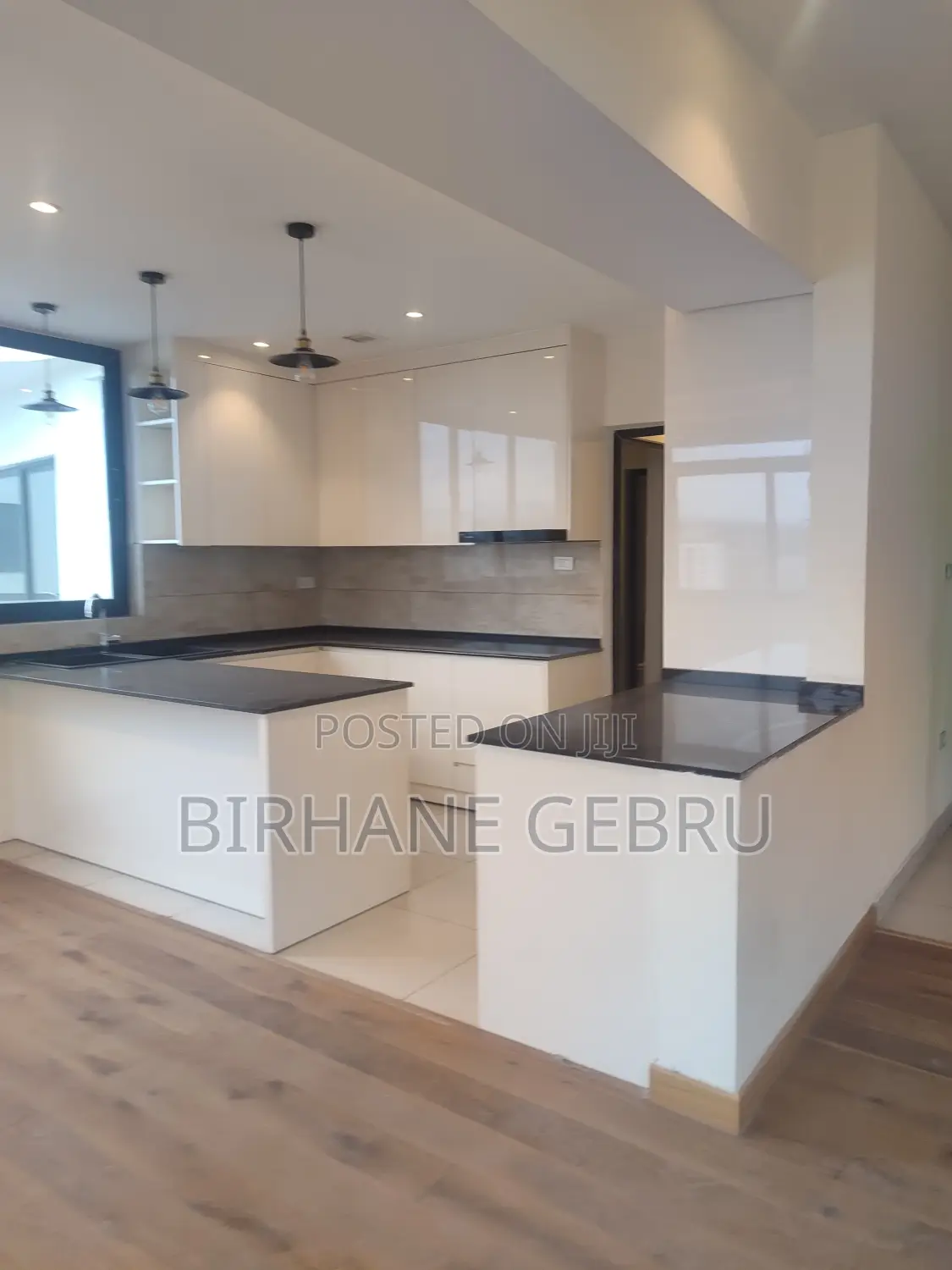4 Bedroom Luxury Semi Fernished Apartiment for Rent
