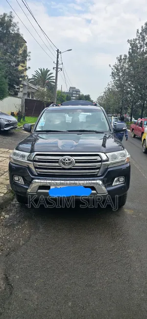 Toyota Land Cruiser 4.6 V8 GXR 2017 Gray