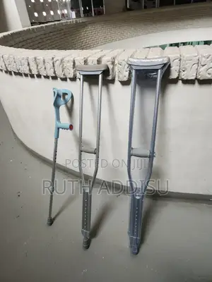 Axillary and Elbow Brand New Crutches風格brand New Axillary Crutches