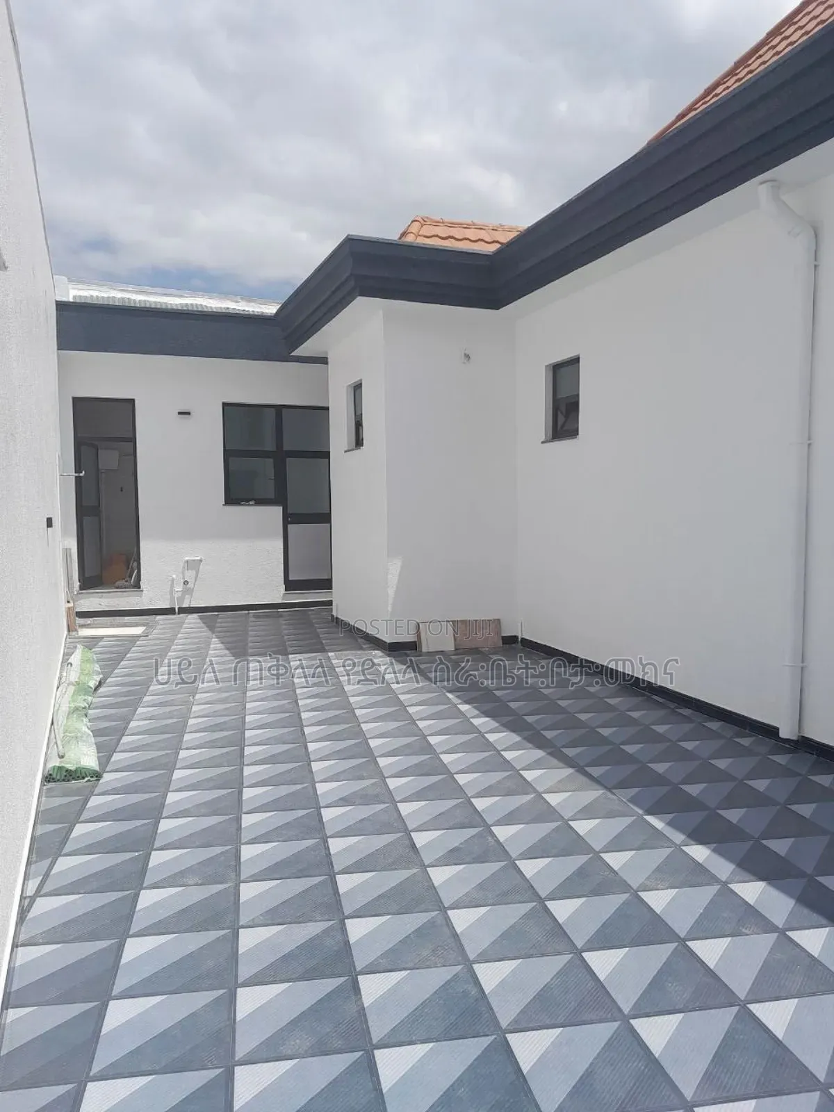 Furnished 6bdrm Villa in አያት ዞን ኮምፋውንድ ግብ ውስጥ, Yeka for sale