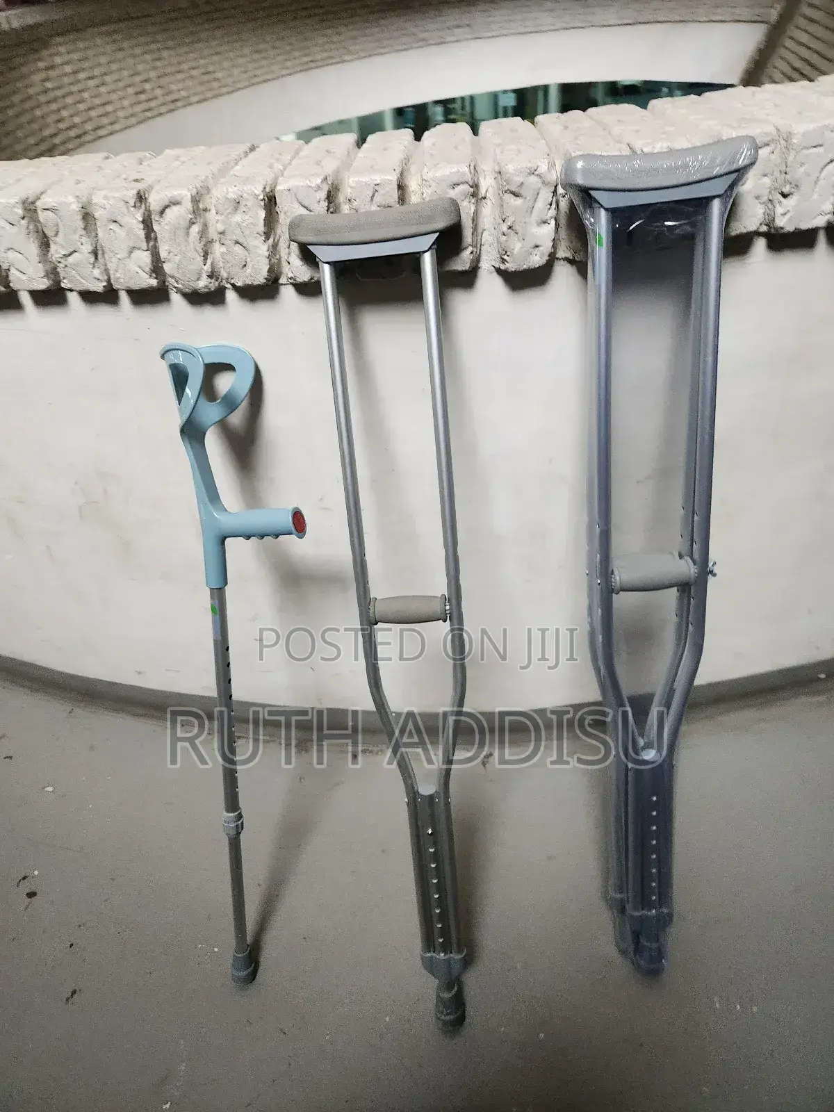 Axillary and Elbow Crutches者聯pair Medical Axillary Bilateral Crutches