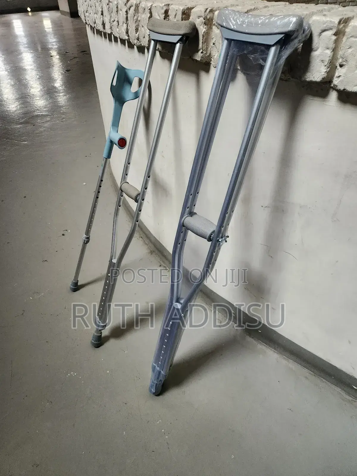 Axillary Bilateral Crutches廟宇almunium Brand New Crutches垂青crutches