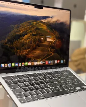 New Laptop Apple MacBook Air 2022 M2 8GB Apple M2 SSD 256GB