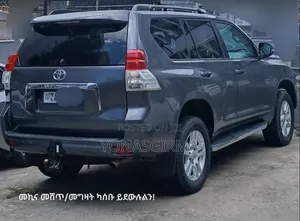Toyota Land Cruiser 2010 Black