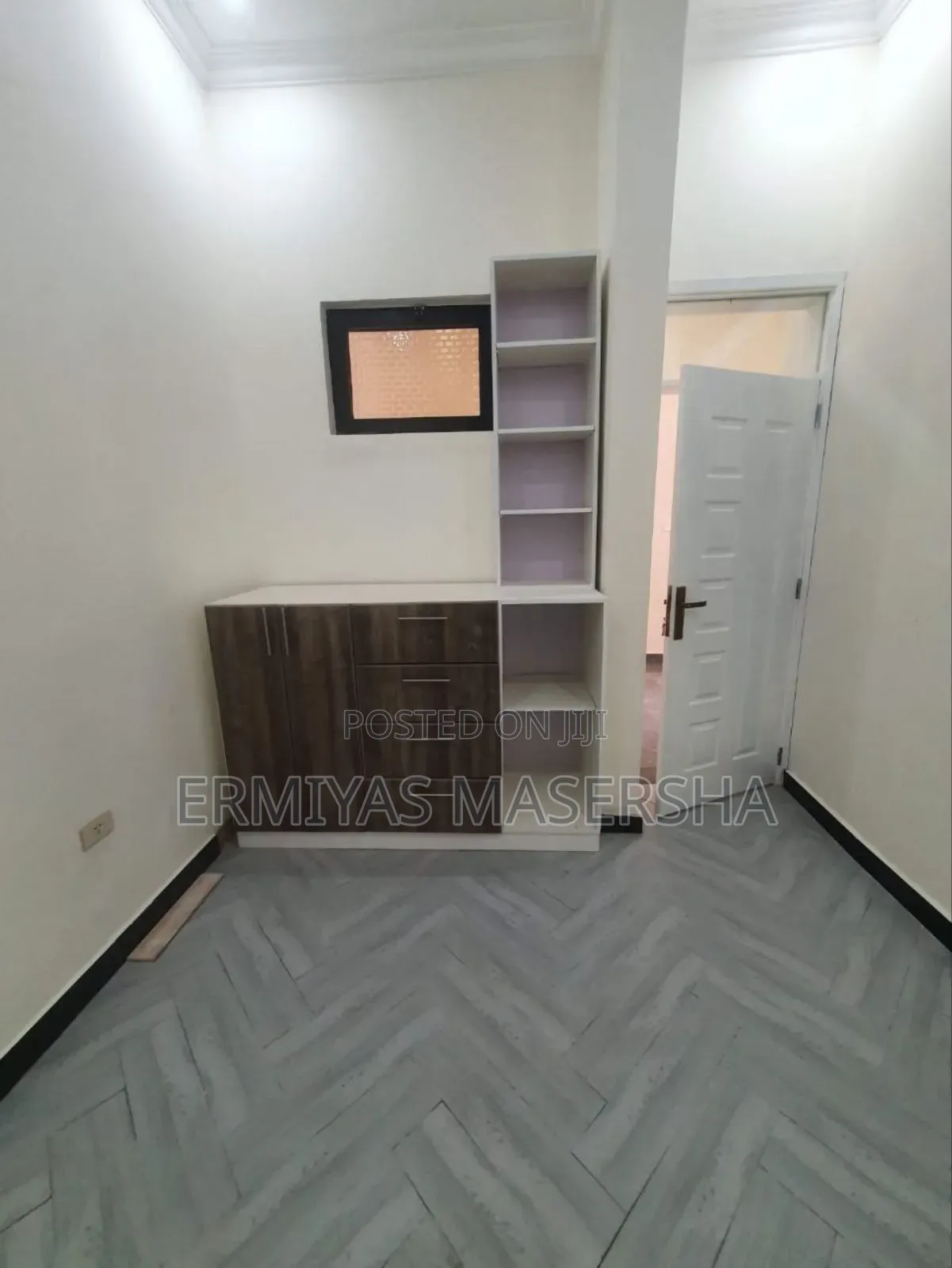 Furnished 5bdrm Villa in Yeka for sale