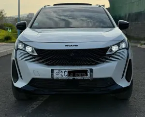 Peugeot 5008 2022 White