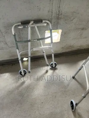 Foldable Walker埤不medical Almnium Adjustable Height Walker協調walker New