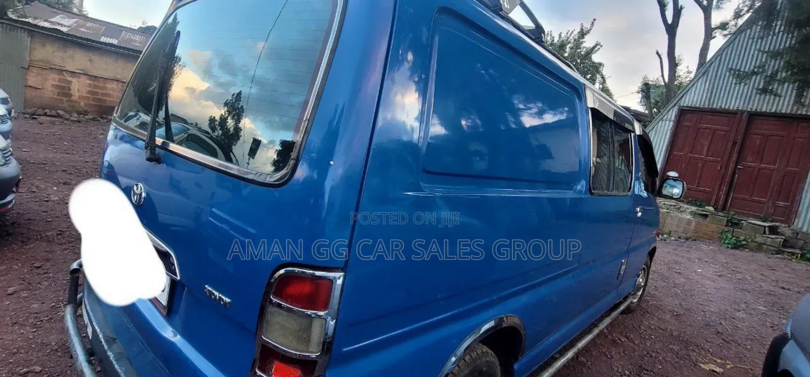 Toyota HiAce 2011 Blue