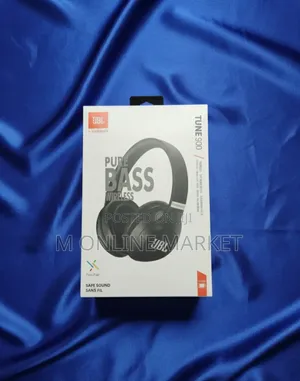 JBL 900 Level Up: Hear. Talk. Win.